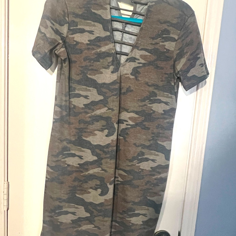 Mock neck. T Shirt Dress.